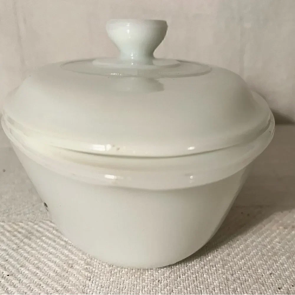 Vintage Glasbake Casserole Dish J235 1 QT Green Daisy Milk Glass Lid.